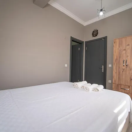 Nice With Garden Apartment